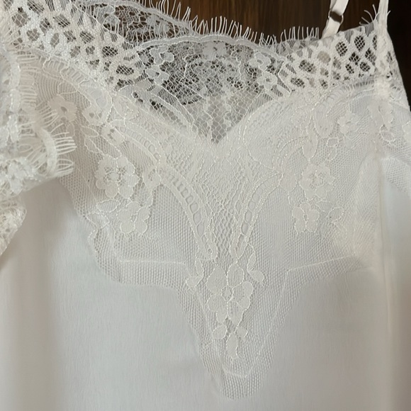 Gorgeous Lace camisole top - Picture 2 of 7
